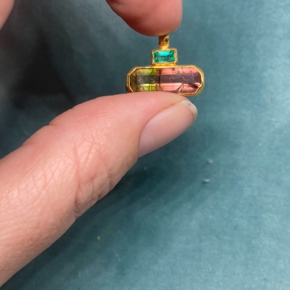 Madagascan tourmaline pendant. Emerald accent - Picture 2 of 3